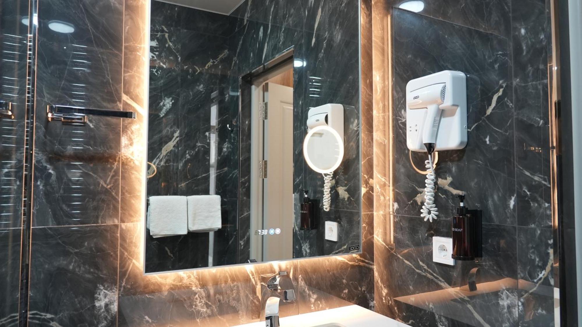 Avant Express Hotel Pool&Spa Tashkent Exterior photo