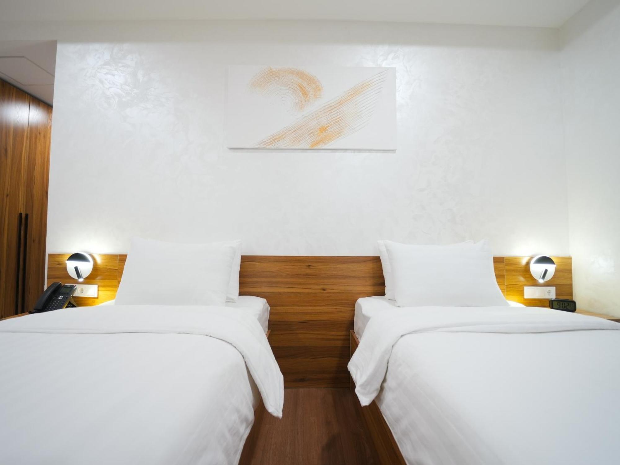 Avant Express Hotel Pool&Spa Tashkent Exterior photo